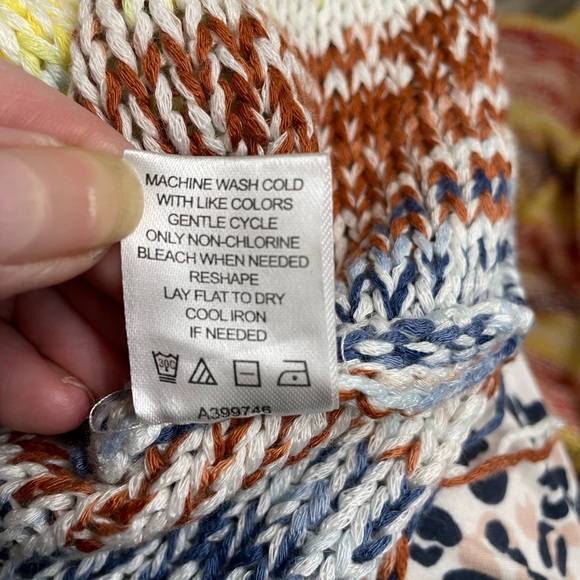 Laurie Felt Baja sweater with fringe - Picture 7 of 7